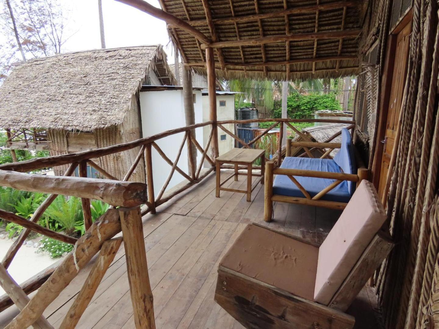 Drifters Zanzibar Vandrarhem Paje Exteriör bild